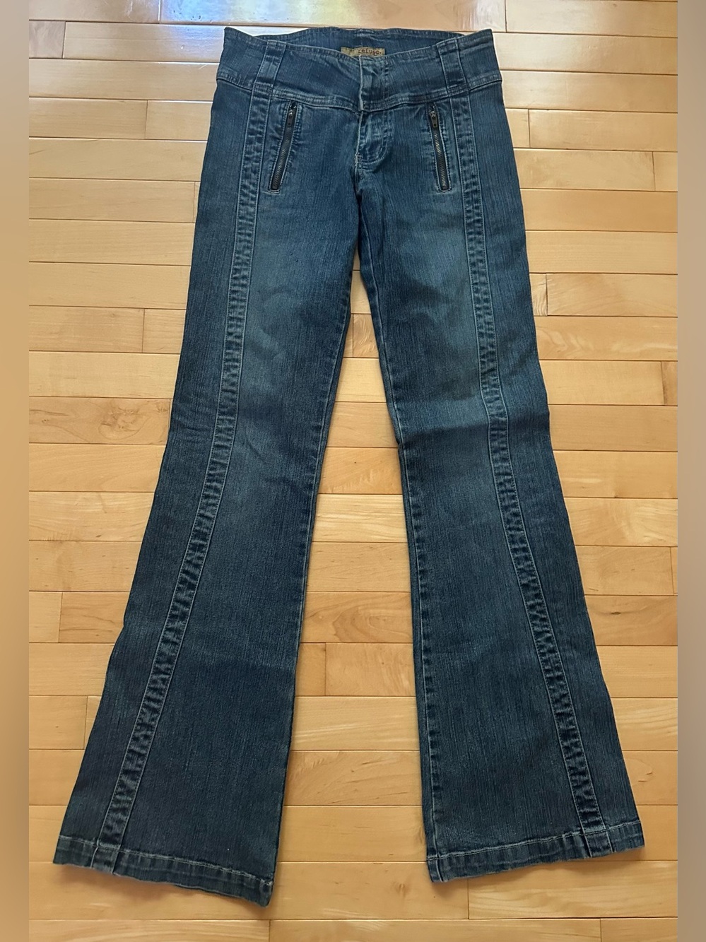 Refuge • flare stretch jeans • size 5/6 • zip pockets • nwot